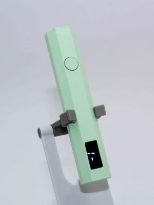Lampara con base plastica recargable verde