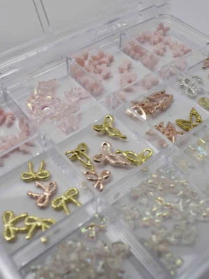 caja de decoracion moñas, mariposas (rosa y tornasol)